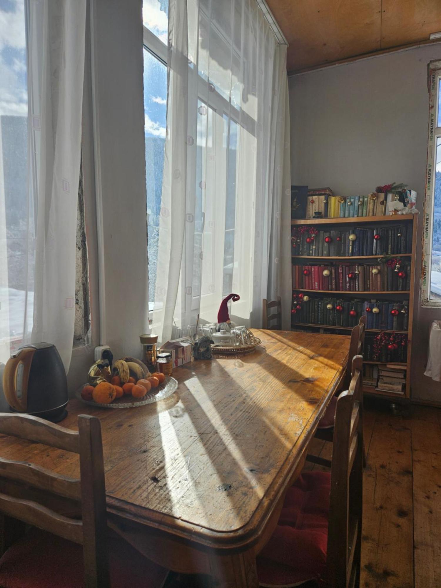 Guest House Ketevan Niguriani Mestia Exteriör bild