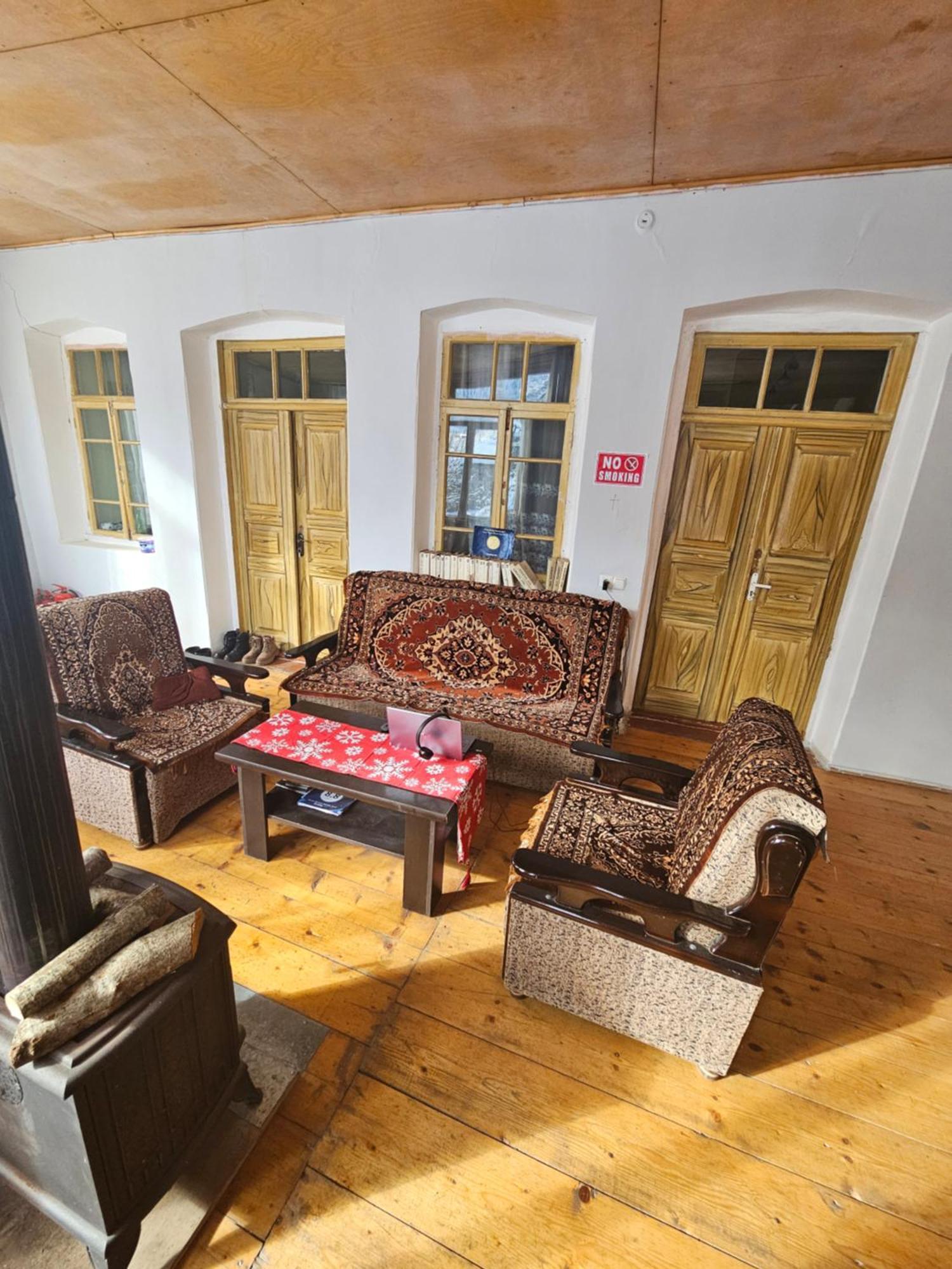Guest House Ketevan Niguriani Mestia Exteriör bild