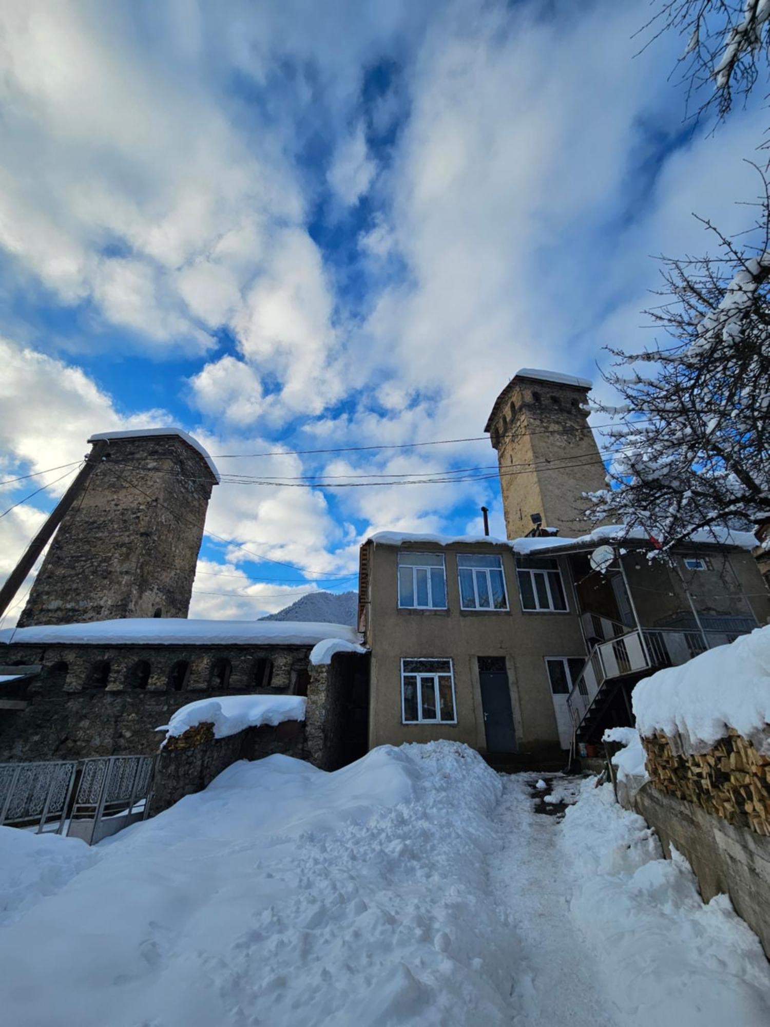 Guest House Ketevan Niguriani Mestia Exteriör bild